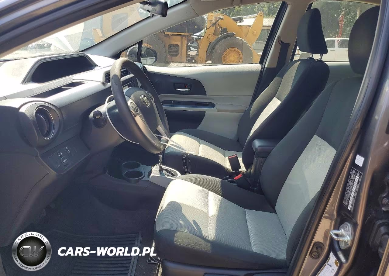 2012 Toyota Prius C Three VIN:JTDKDTB37C1021836 - 7