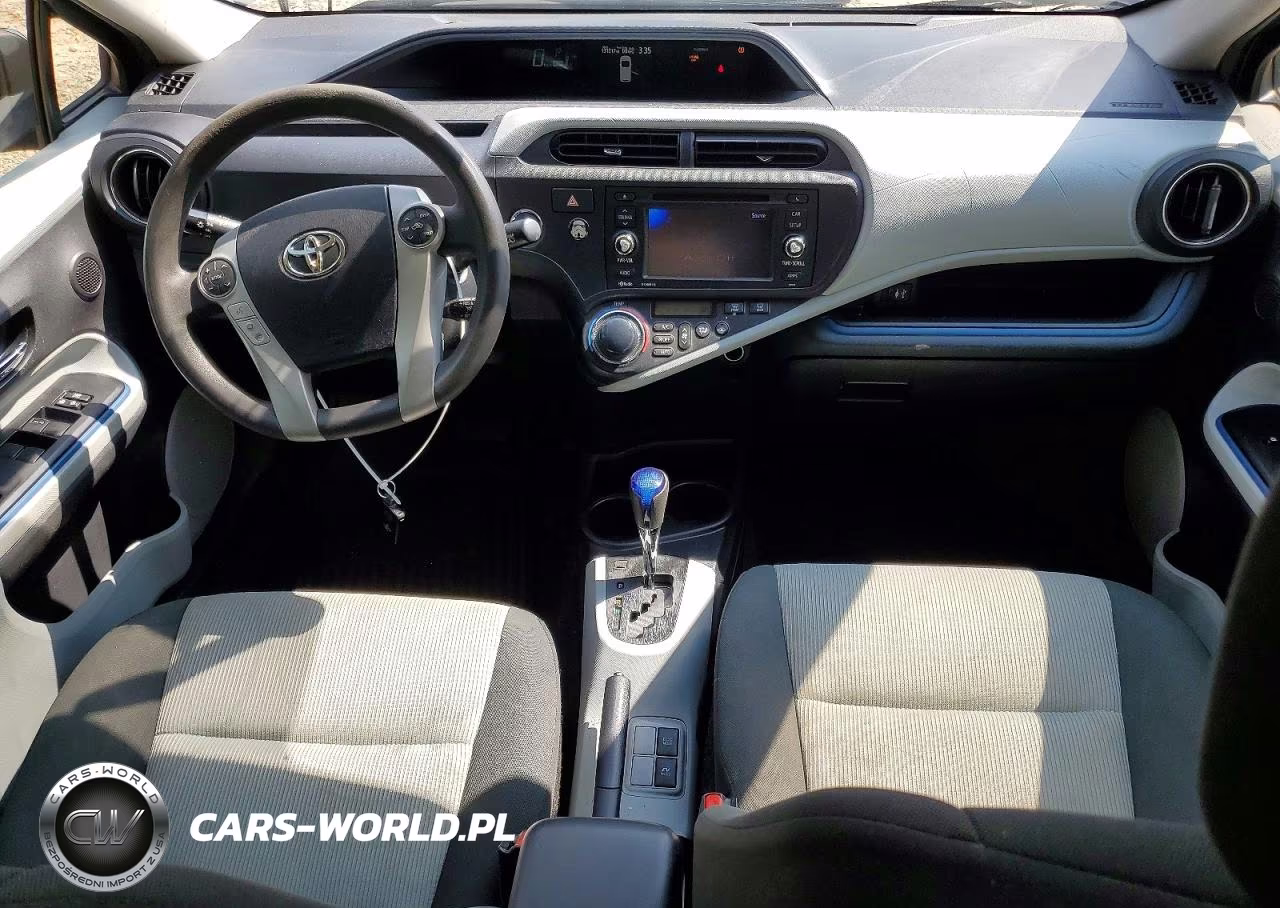 2012 Toyota Prius C Three VIN:JTDKDTB37C1021836 - 8