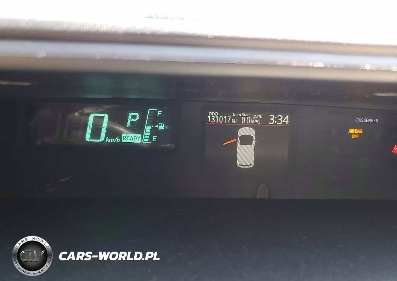 2012 Toyota Prius C Three VIN:JTDKDTB37C1021836 - 9