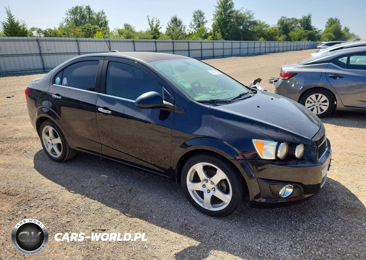 2015 Chevrolet Sonic Ltz VIN:1G1JE5SB1F4110776 - 4