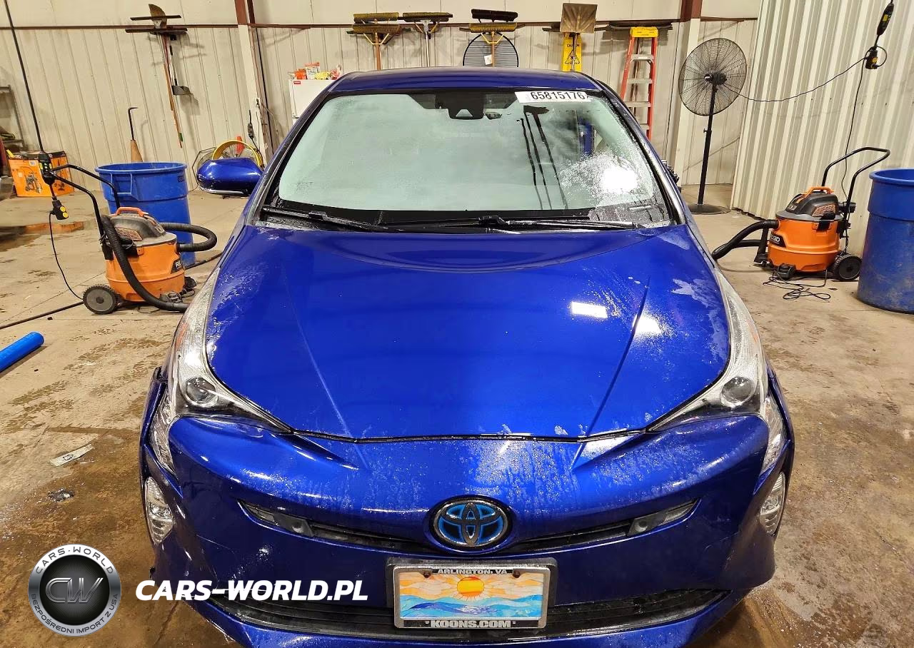 2016 Toyota Prius Four Touring VIN:JTDKARFU0G3523340 - 5