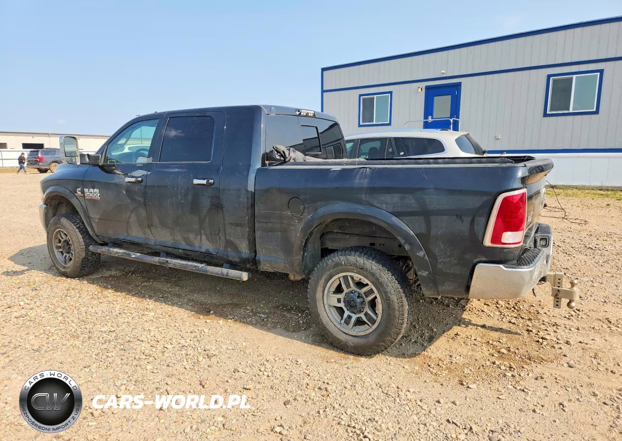 2018 Ram 2500 Laramie VIN:3C6UR5NL9JG125395 - 2