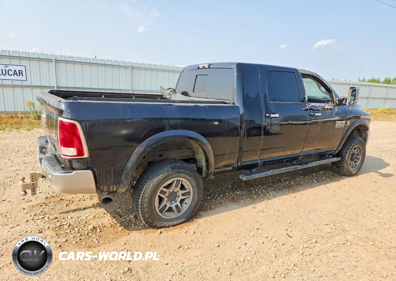 2018 Ram 2500 Laramie VIN:3C6UR5NL9JG125395 - 3
