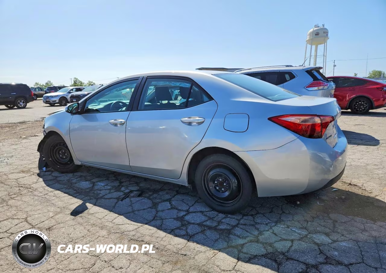 2018 Toyota Corolla Le VIN:2T1BURHE0JC056786 - 2