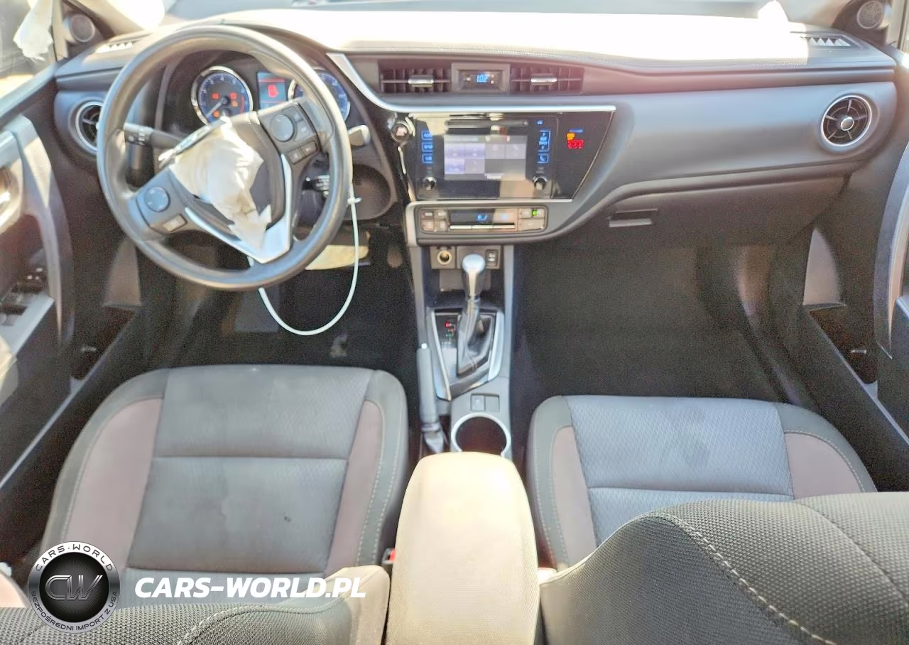 2018 Toyota Corolla Le VIN:2T1BURHE0JC056786 - 8
