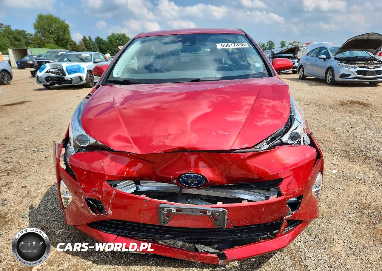 2018 Toyota Prius Three Touring VIN:JTDKARFU3J3061184 - 5