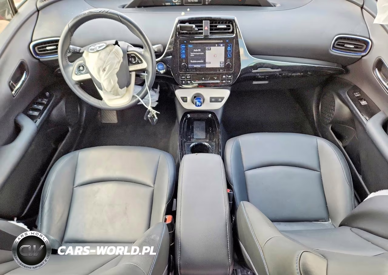2018 Toyota Prius Three Touring VIN:JTDKARFU3J3061184 - 8
