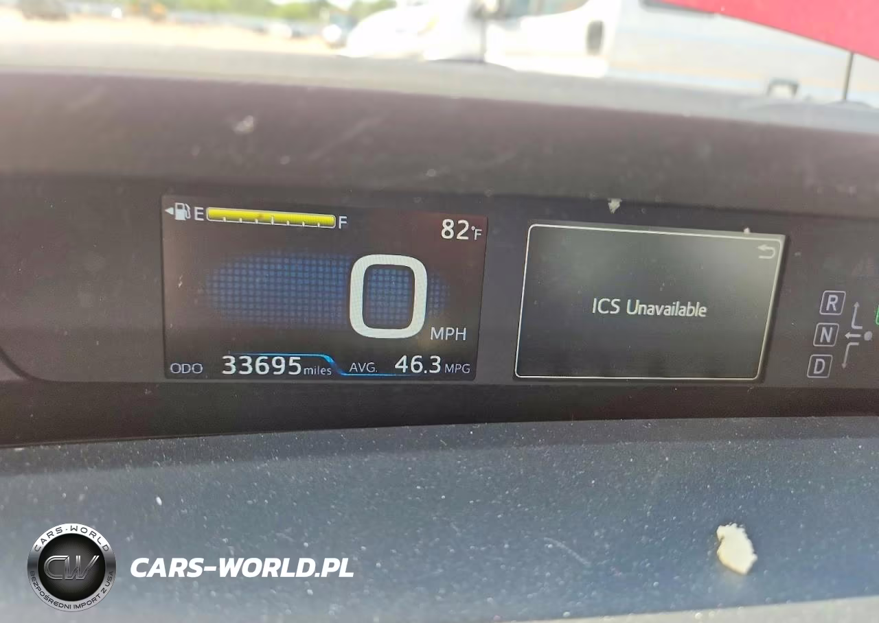 2018 Toyota Prius Three Touring VIN:JTDKARFU3J3061184 - 9