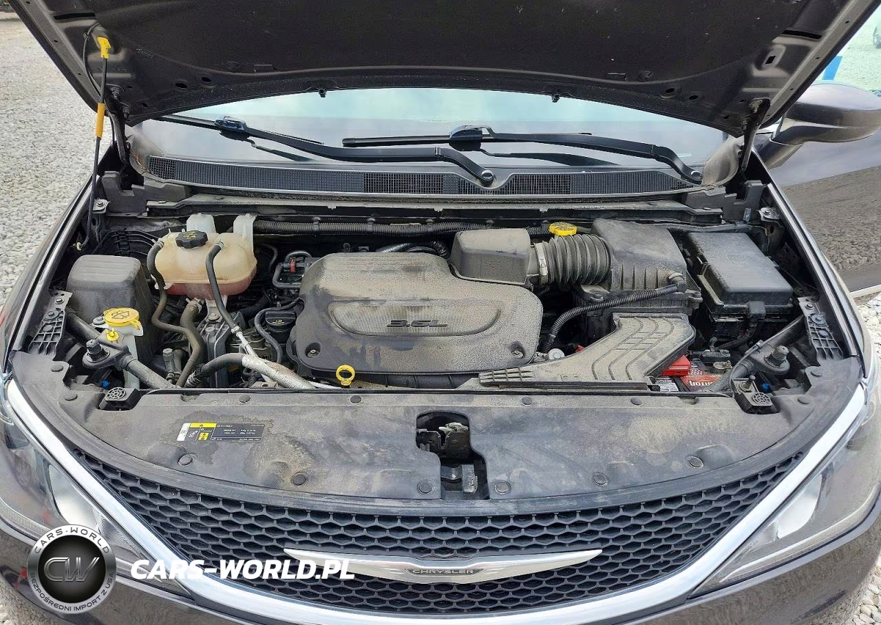 2020 Chrysler Pacifica Touring L VIN:2C4RC1BG4LR101258 - 12