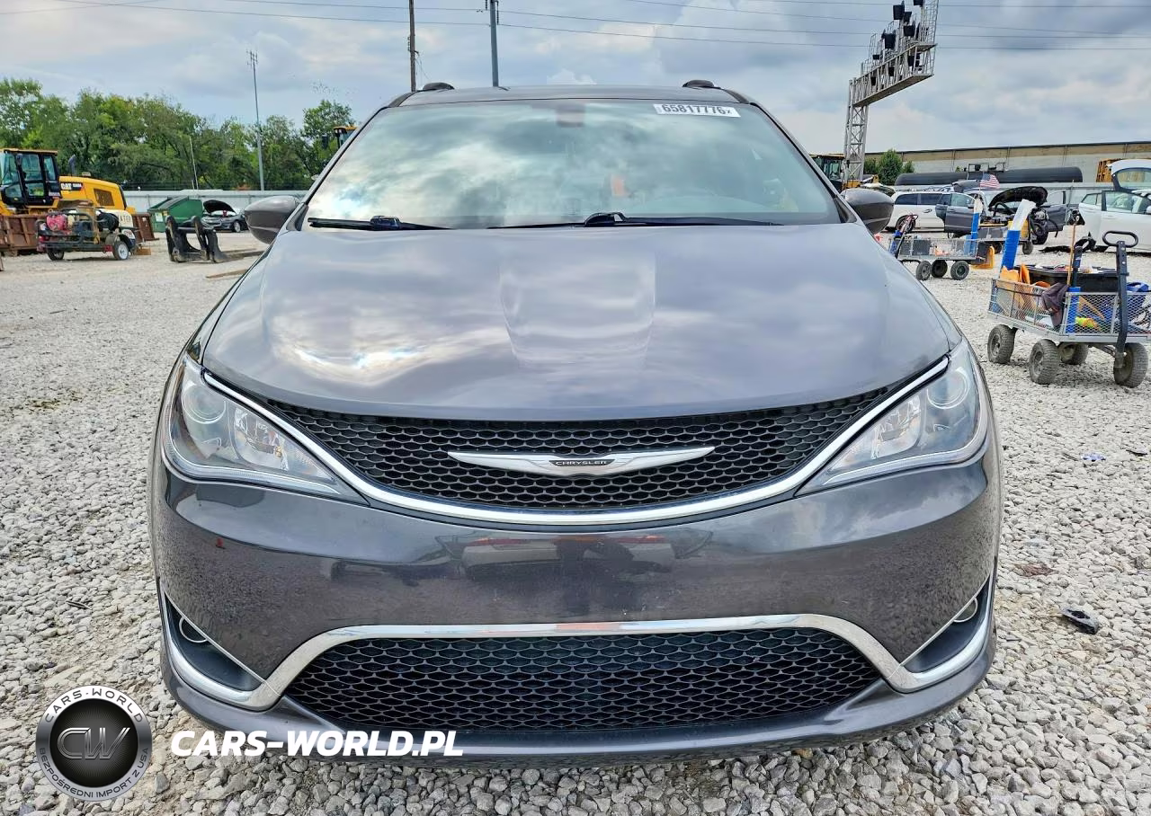 2020 Chrysler Pacifica Touring L VIN:2C4RC1BG4LR101258 - 5