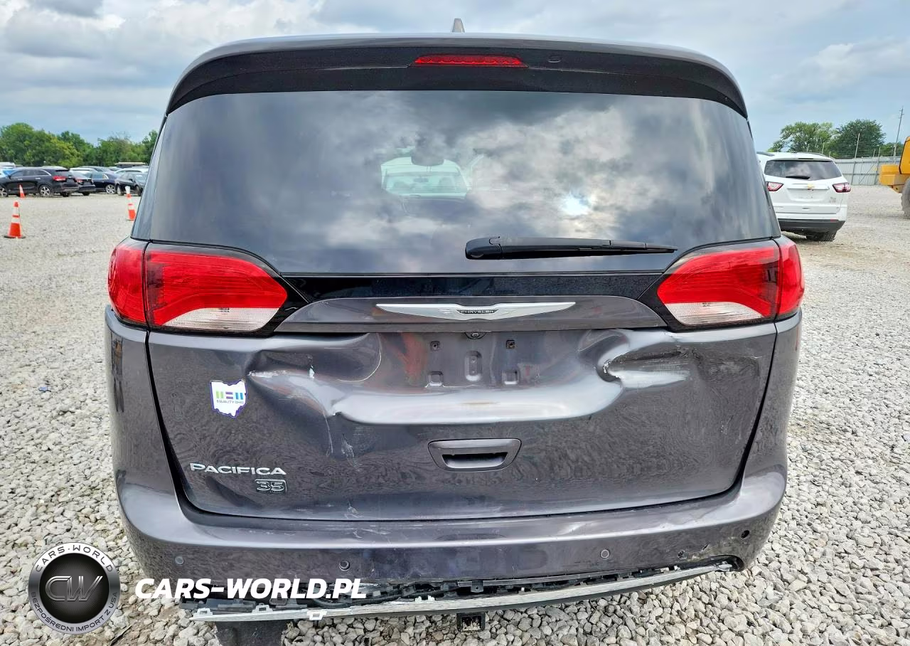 2020 Chrysler Pacifica Touring L VIN:2C4RC1BG4LR101258 - 6