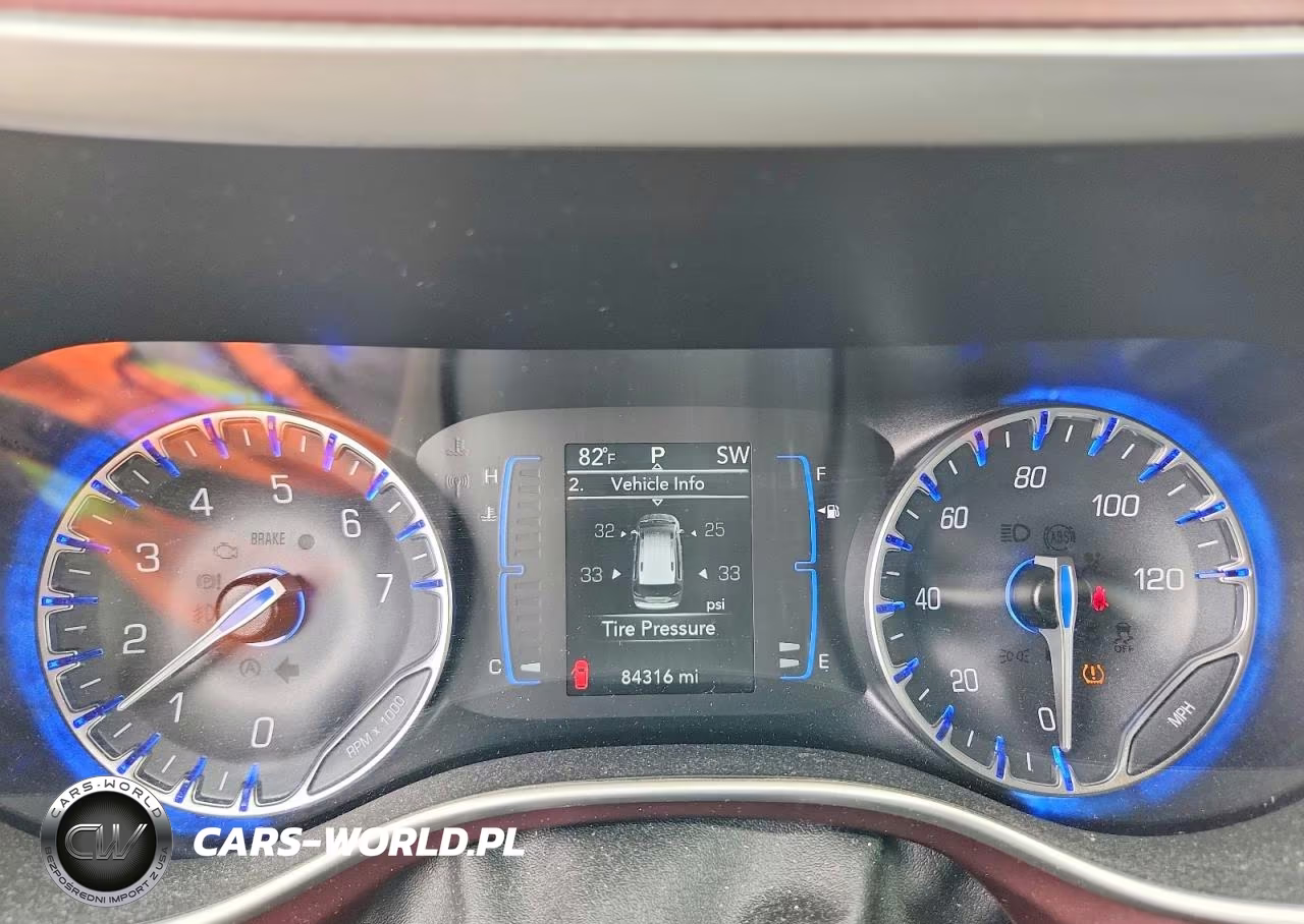 2020 Chrysler Pacifica Touring L VIN:2C4RC1BG4LR101258 - 9