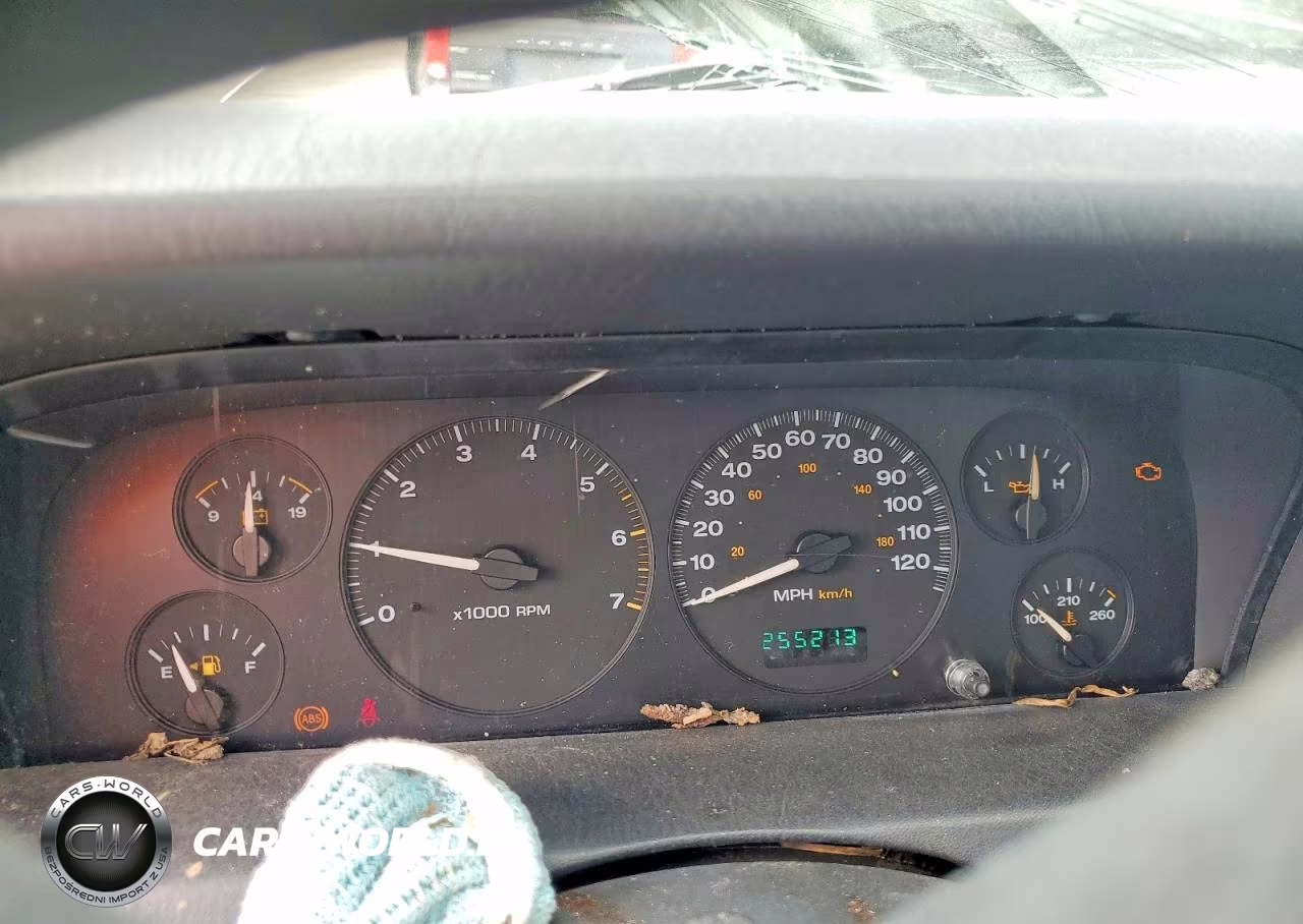 2002 Jeep Grand Cherokee Laredo VIN:1J4GW48S82C328479 - 9