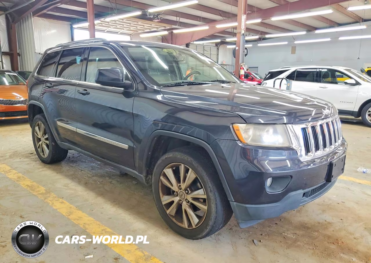 2013 Jeep Grand Cherokee Laredo VIN:1C4RJFATXDC503295 - 4