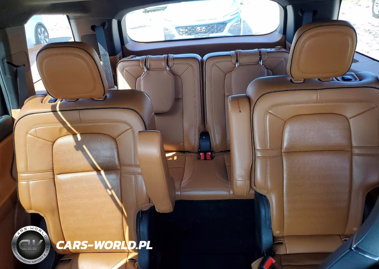 2020 Lincoln Aviator Black Label VIN:5LM5J9XC1LGL04174 - 10