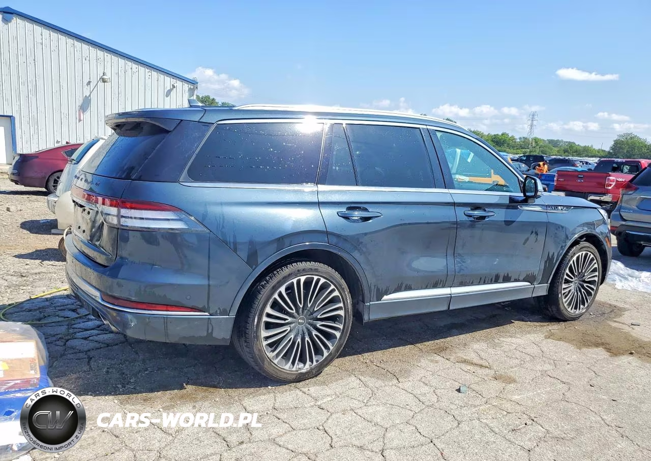 2020 Lincoln Aviator Black Label VIN:5LM5J9XC1LGL04174 - 3