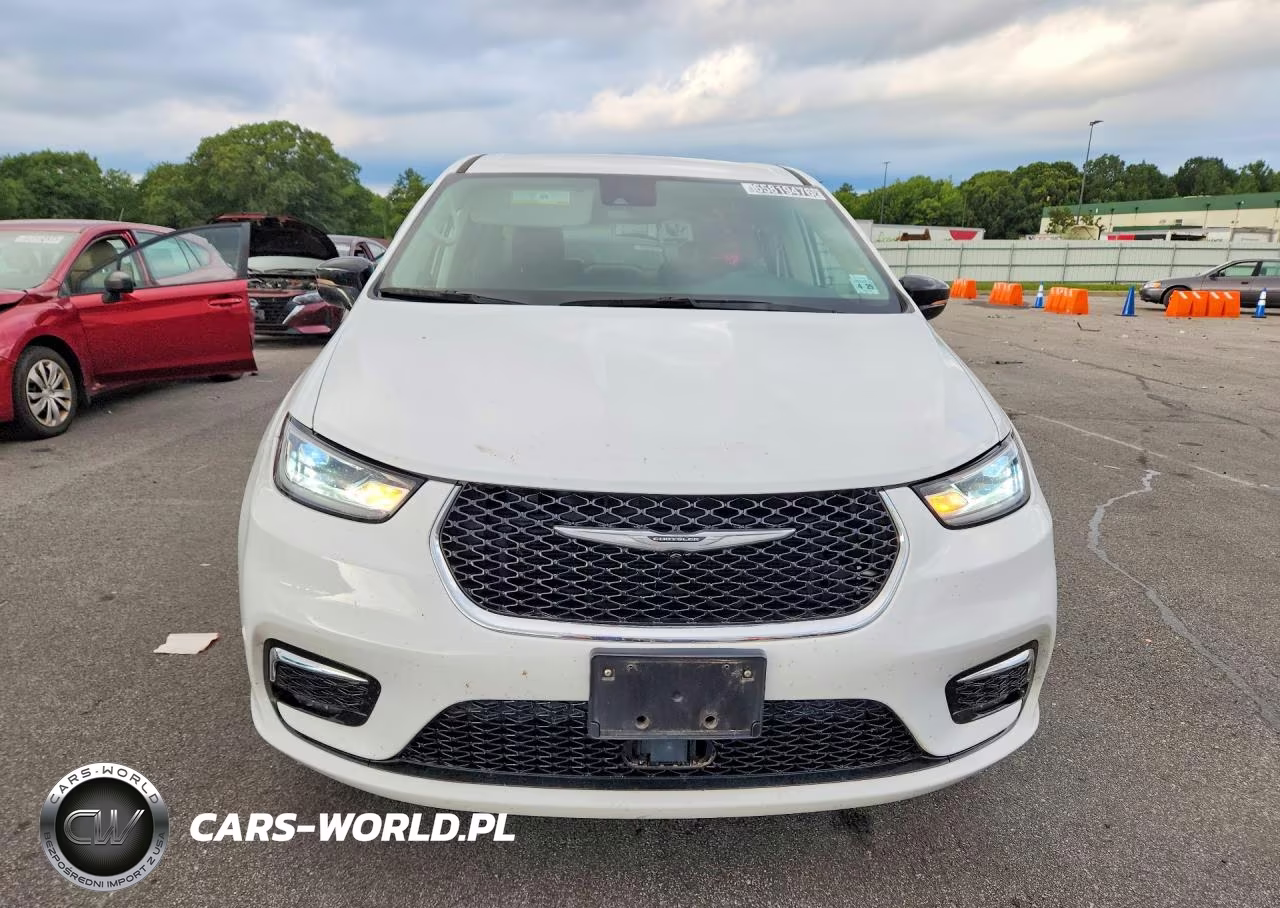 2024 Chrysler Pacifica Touring L VIN:2C4RC1BG7RR149684 - 5