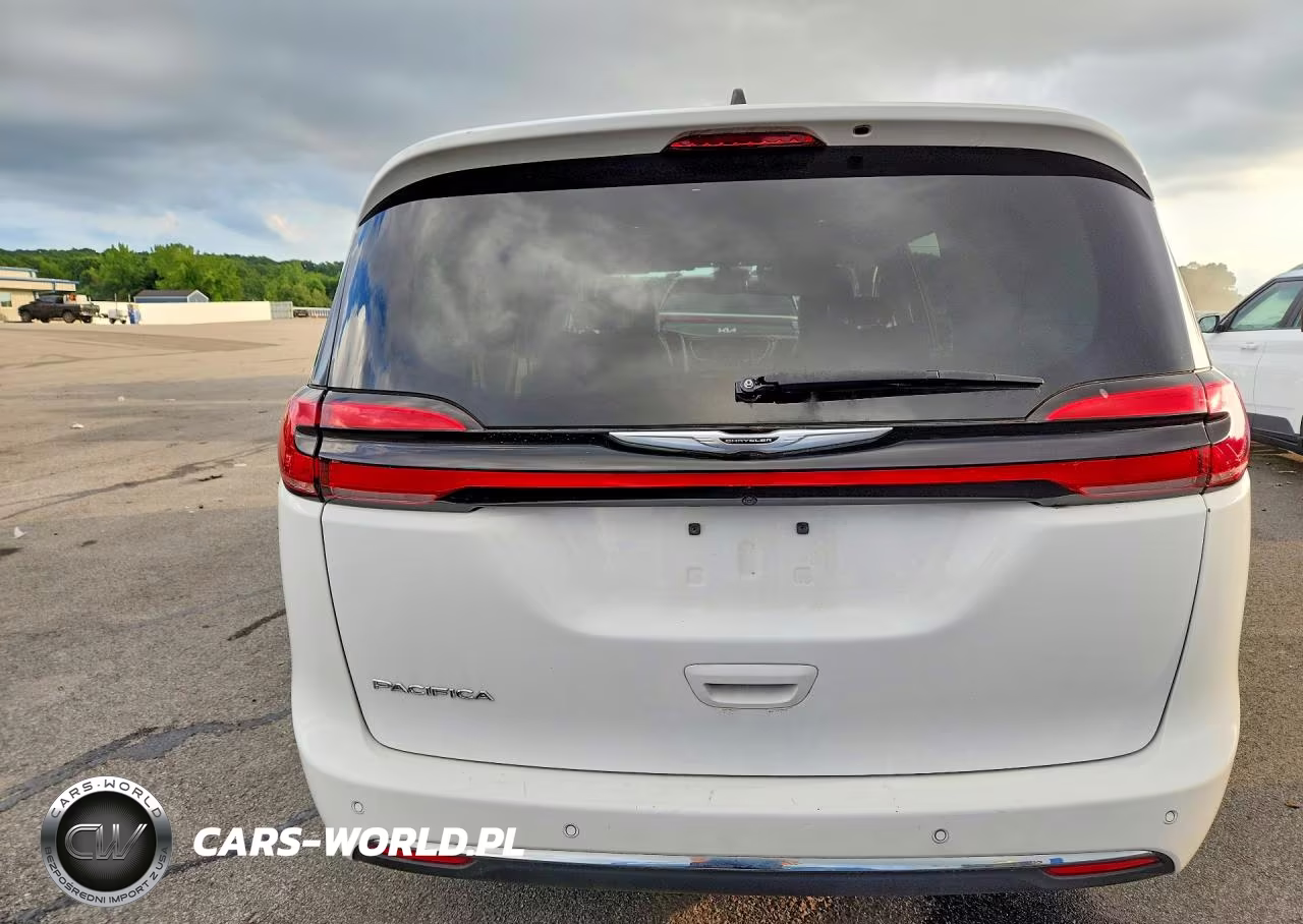 2024 Chrysler Pacifica Touring L VIN:2C4RC1BG7RR149684 - 6