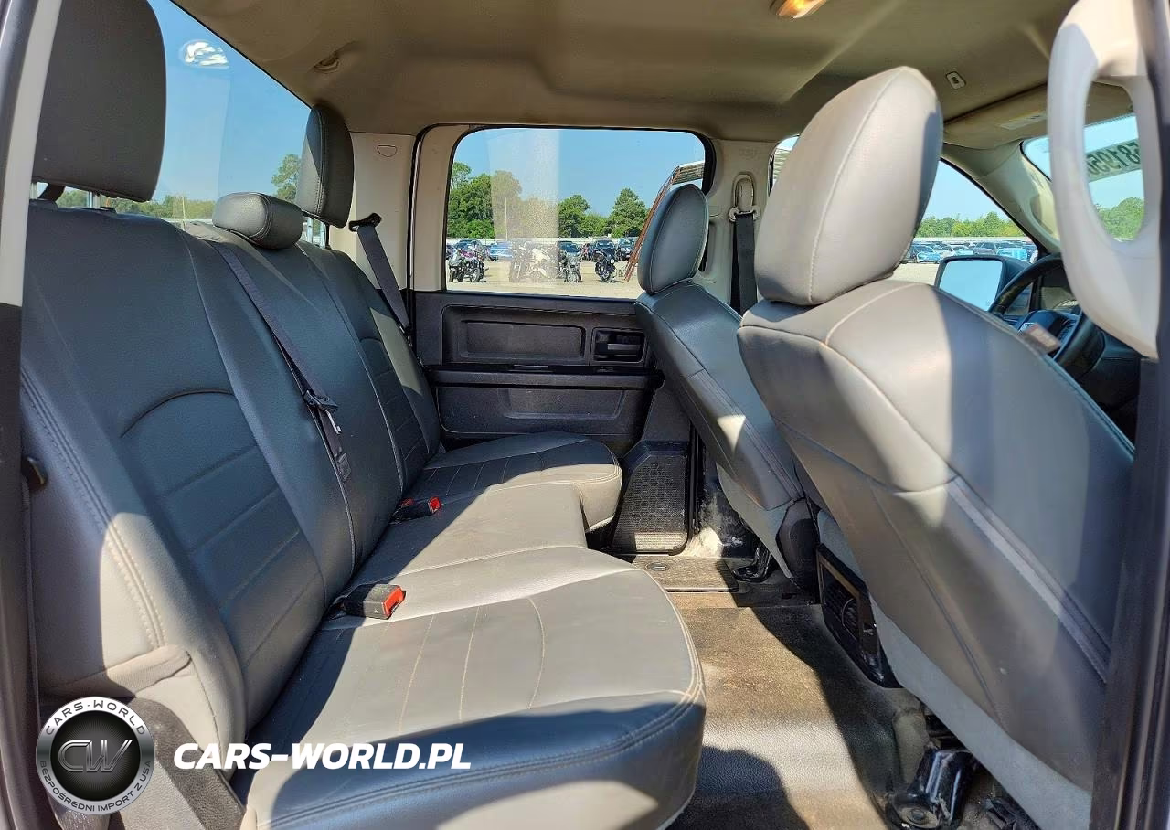 2019 Ram 1500 Classic Tradesman VIN:1C6RR7KG4KS624009 - 10