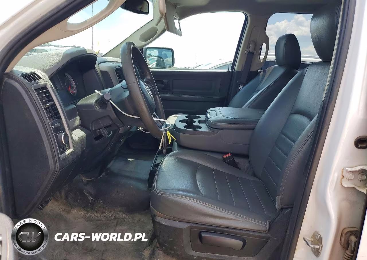 2019 Ram 1500 Classic Tradesman VIN:1C6RR7KG4KS624009 - 7