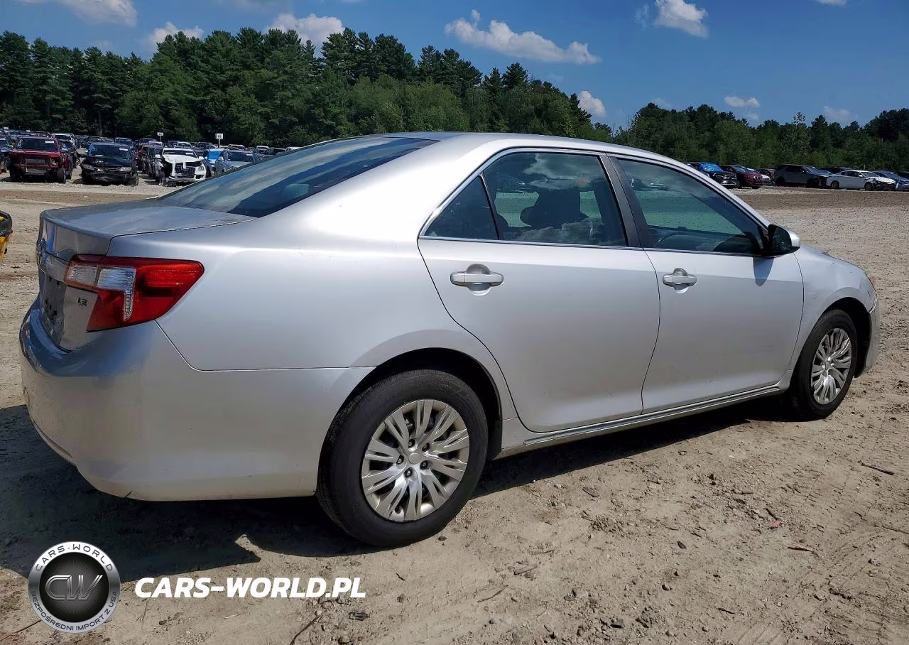 2014 Toyota Camry Le VIN:4T4BF1FK4ER368303 - 3