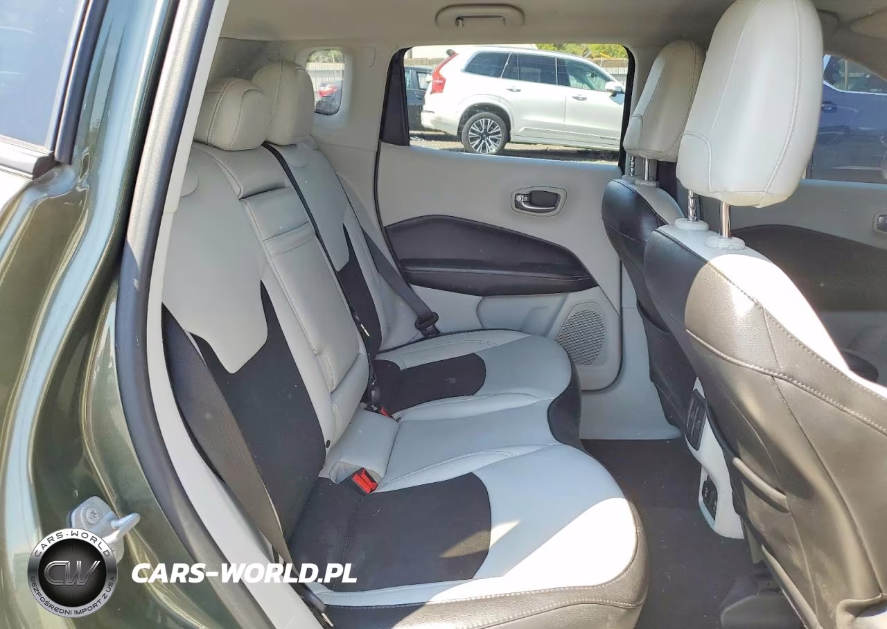 2019 Jeep Compass Latitude VIN:3C4NJDBB2KT815282 - 11