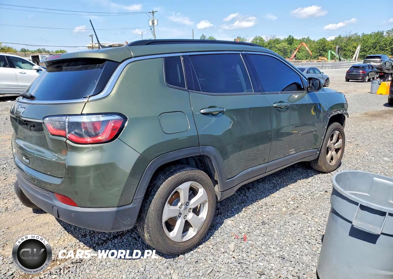 2019 Jeep Compass Latitude VIN:3C4NJDBB2KT815282 - 3