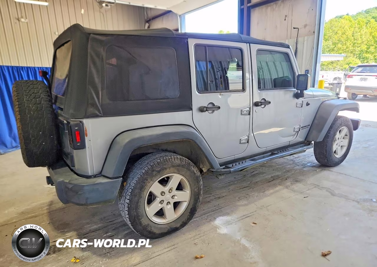 2016 Jeep Wrangler Unlimited Sport VIN:1C4BJWDG3GL188490 - 3