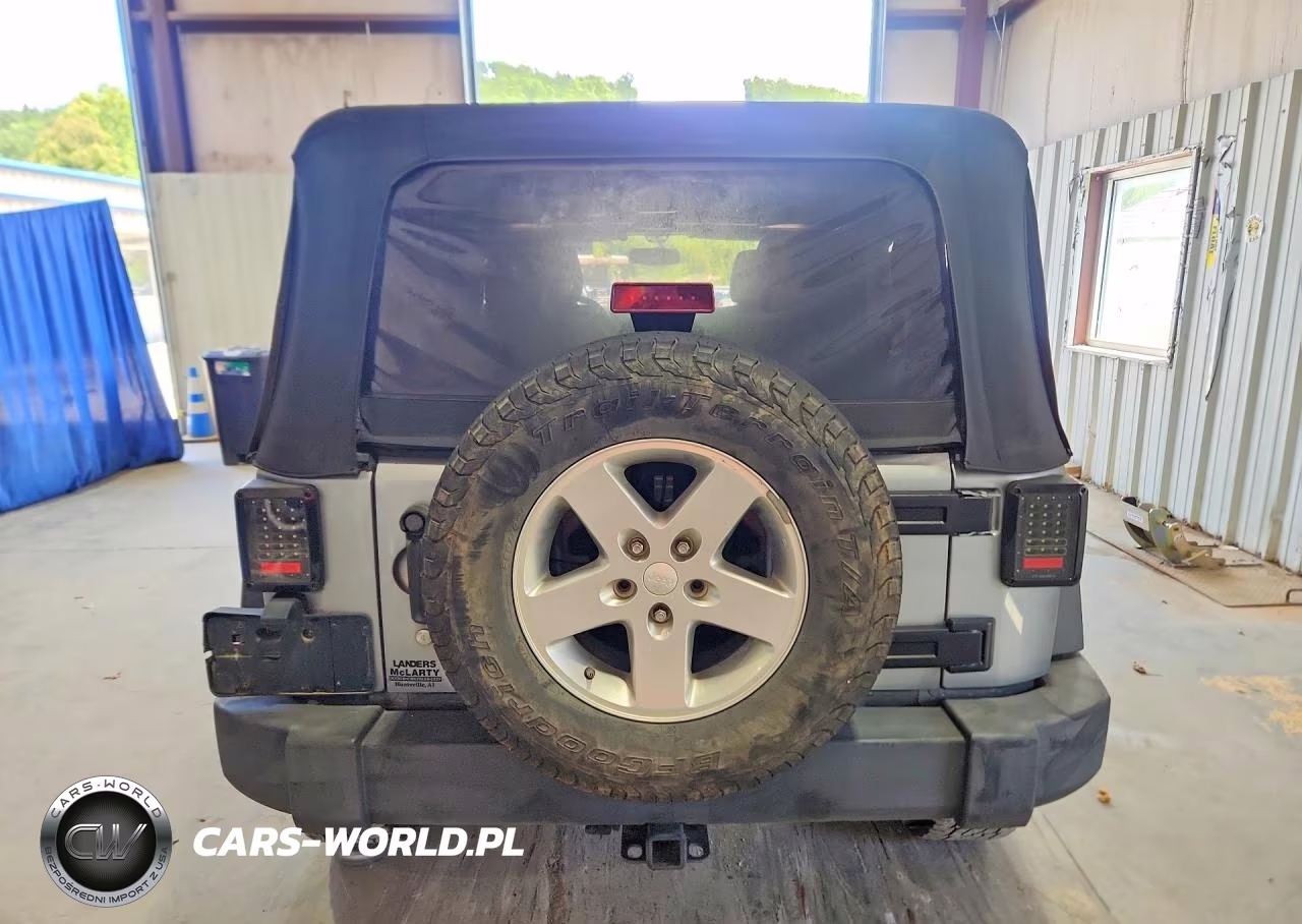 2016 Jeep Wrangler Unlimited Sport VIN:1C4BJWDG3GL188490 - 6