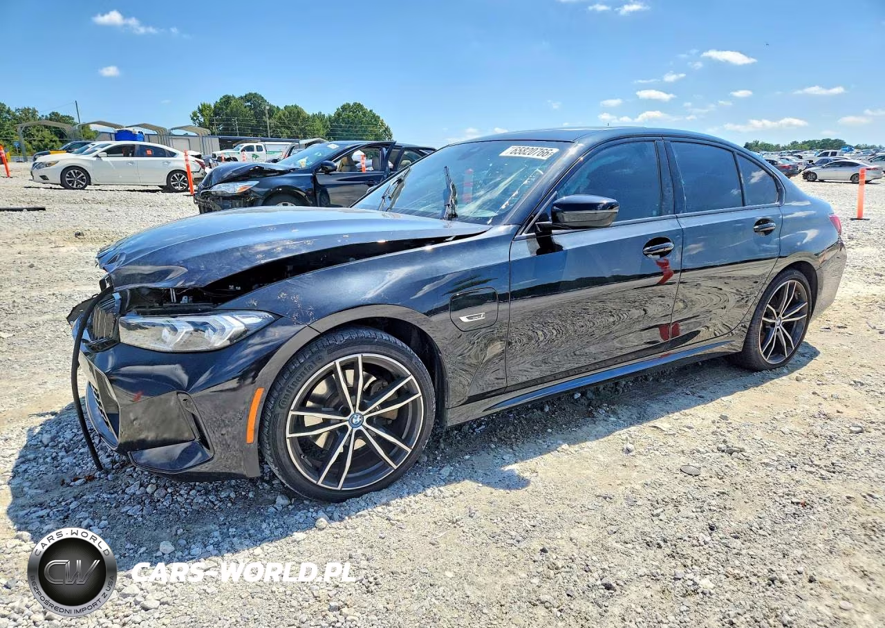 2023 BMW 330E – zdjęcie 1 z 12