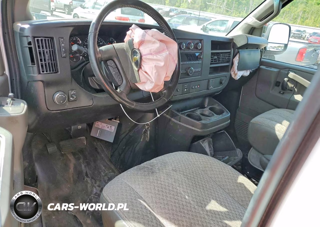 2023 Chevrolet Express G2500 VIN:1GCWGAFP7P1169503 - 8