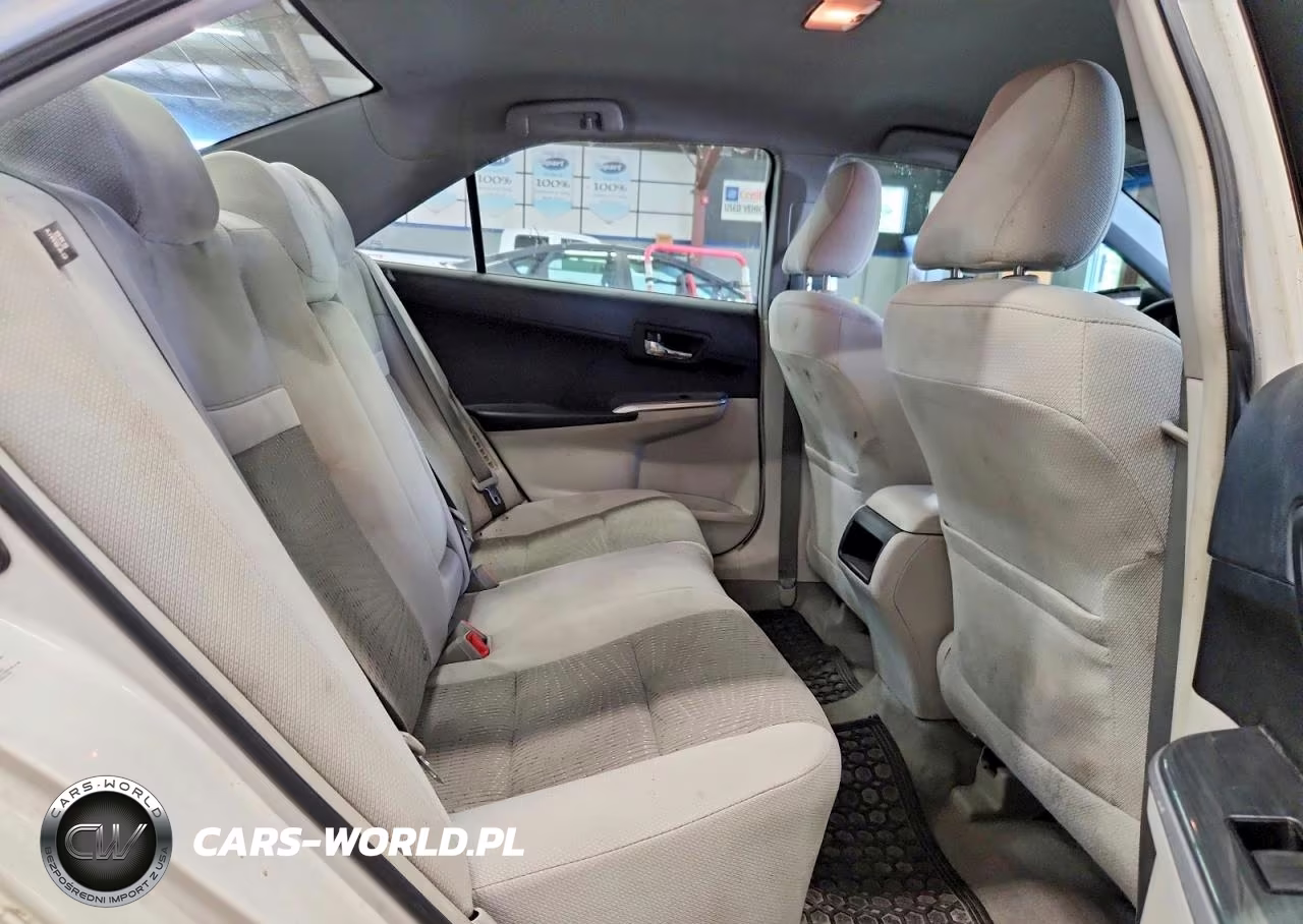 2012 Toyota Camry Hybrid Le VIN:4T1BD1FK0CU033617 - 10