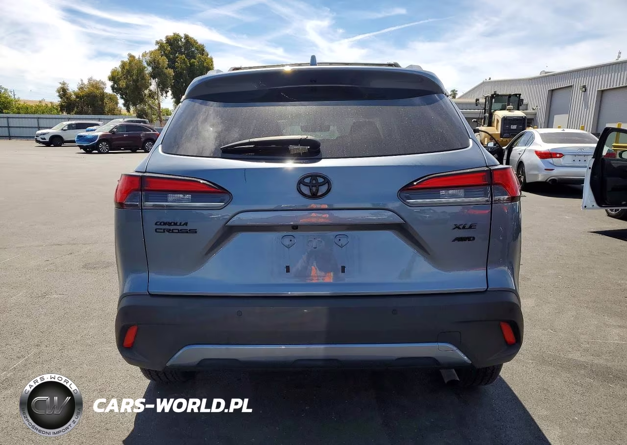 2022 Toyota Corolla Cross Xle VIN:7MUDAABG9NV035998 - 6
