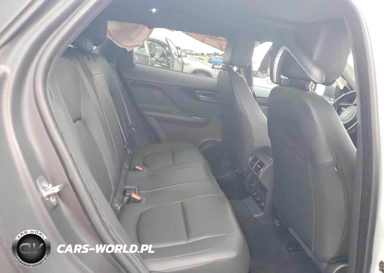2020 Jaguar F-Pace Premium VIN:SADCJ2FX6LA632398 - 10