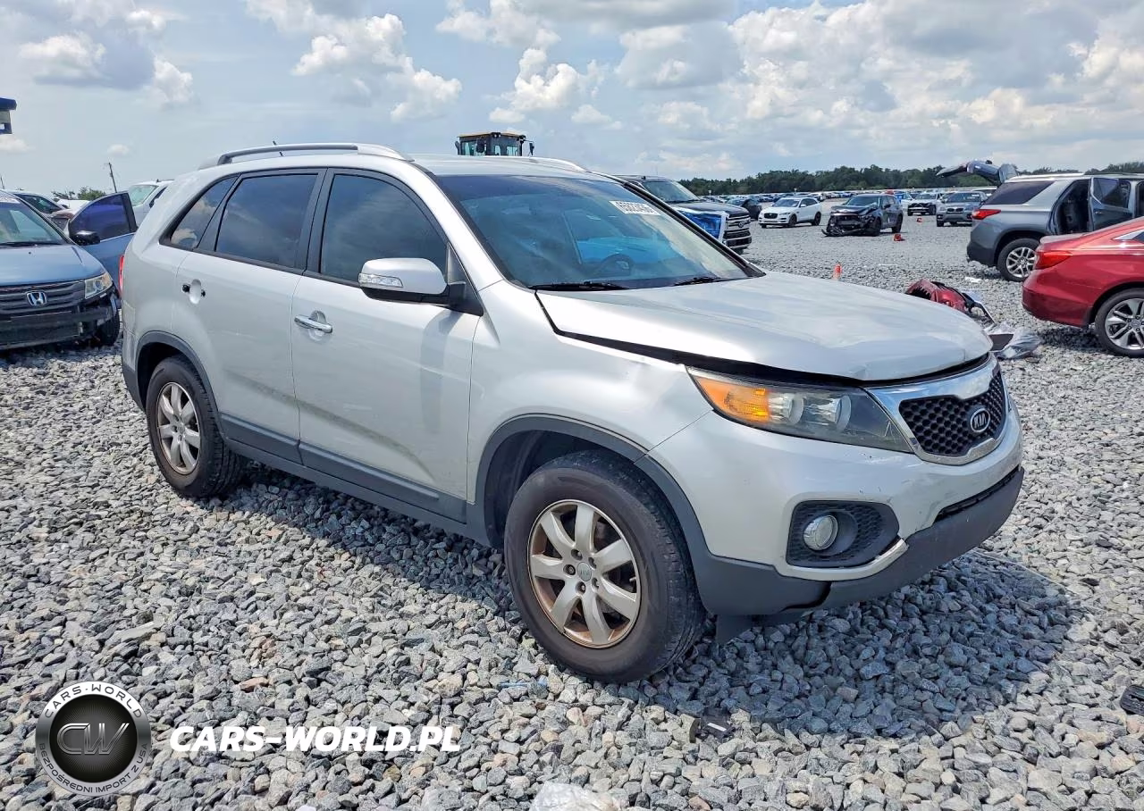 2013 Kia Sorento Lx VIN:5XYKT3A68DG390219 - 4