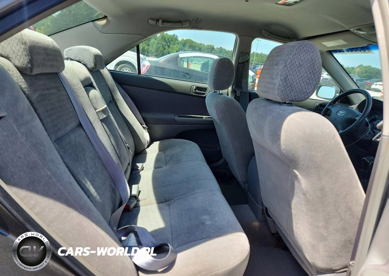 2002 Toyota Camry Le VIN:JTDBE32KX20087810 - 10