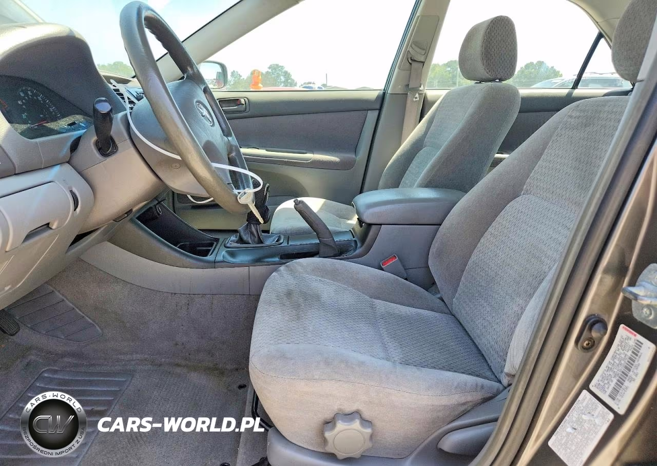 2002 Toyota Camry Le VIN:JTDBE32KX20087810 - 7