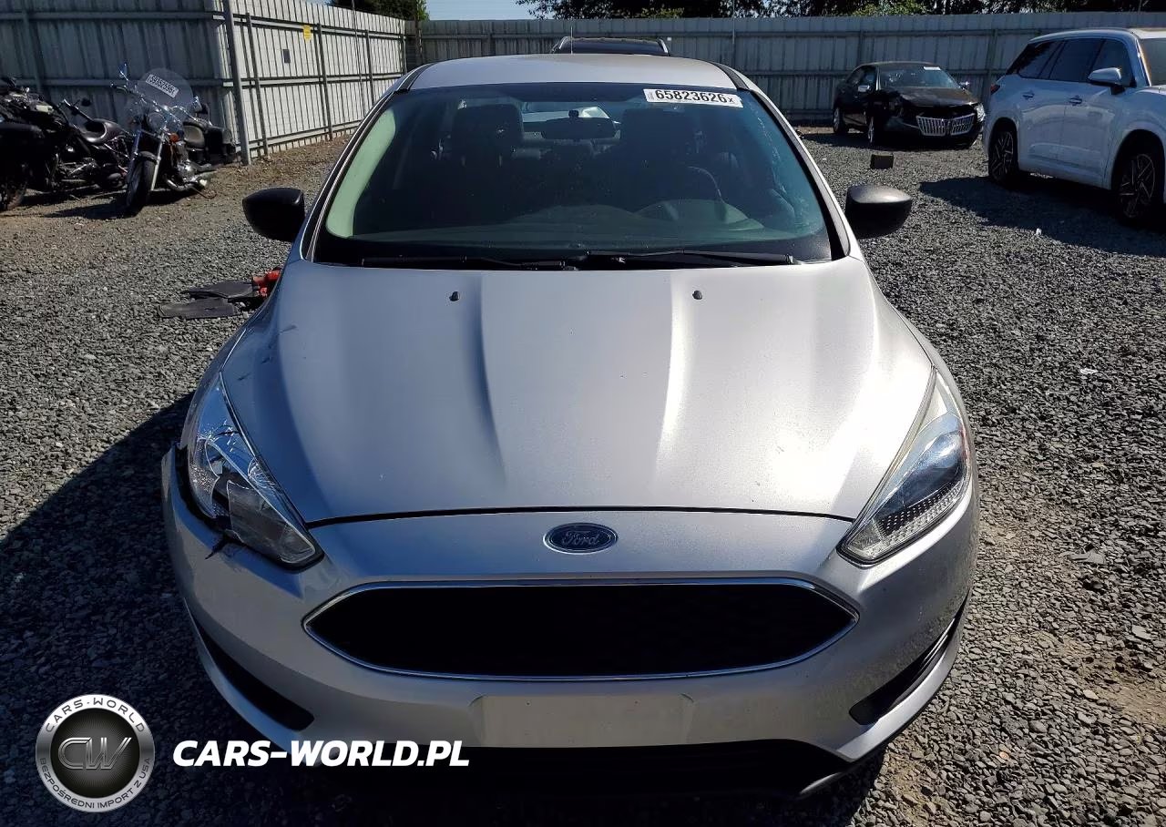 2017 Ford Focus S VIN:1FADP3E29HL325643 - 5