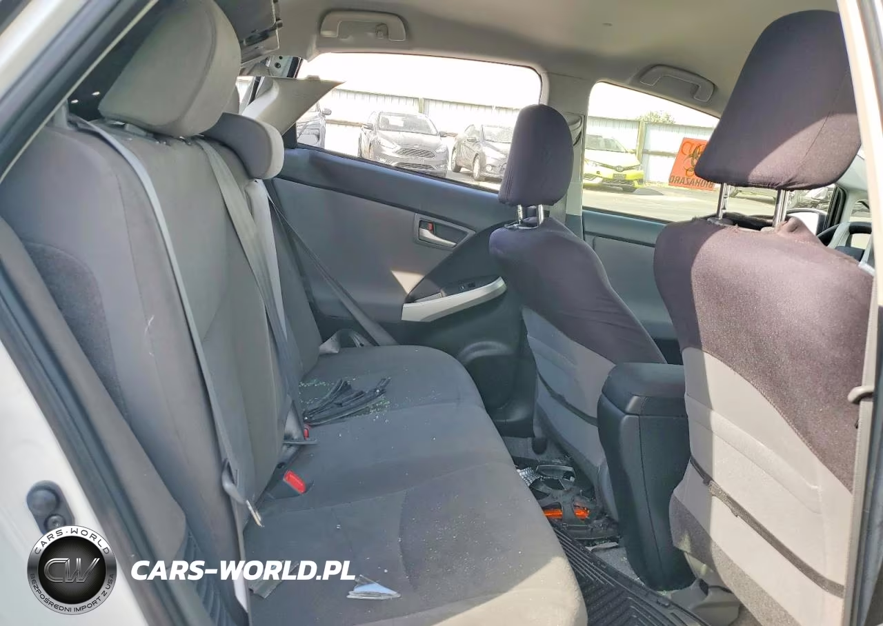2015 Toyota Prius Two VIN:JTDKN3DU6F1885607 - 10