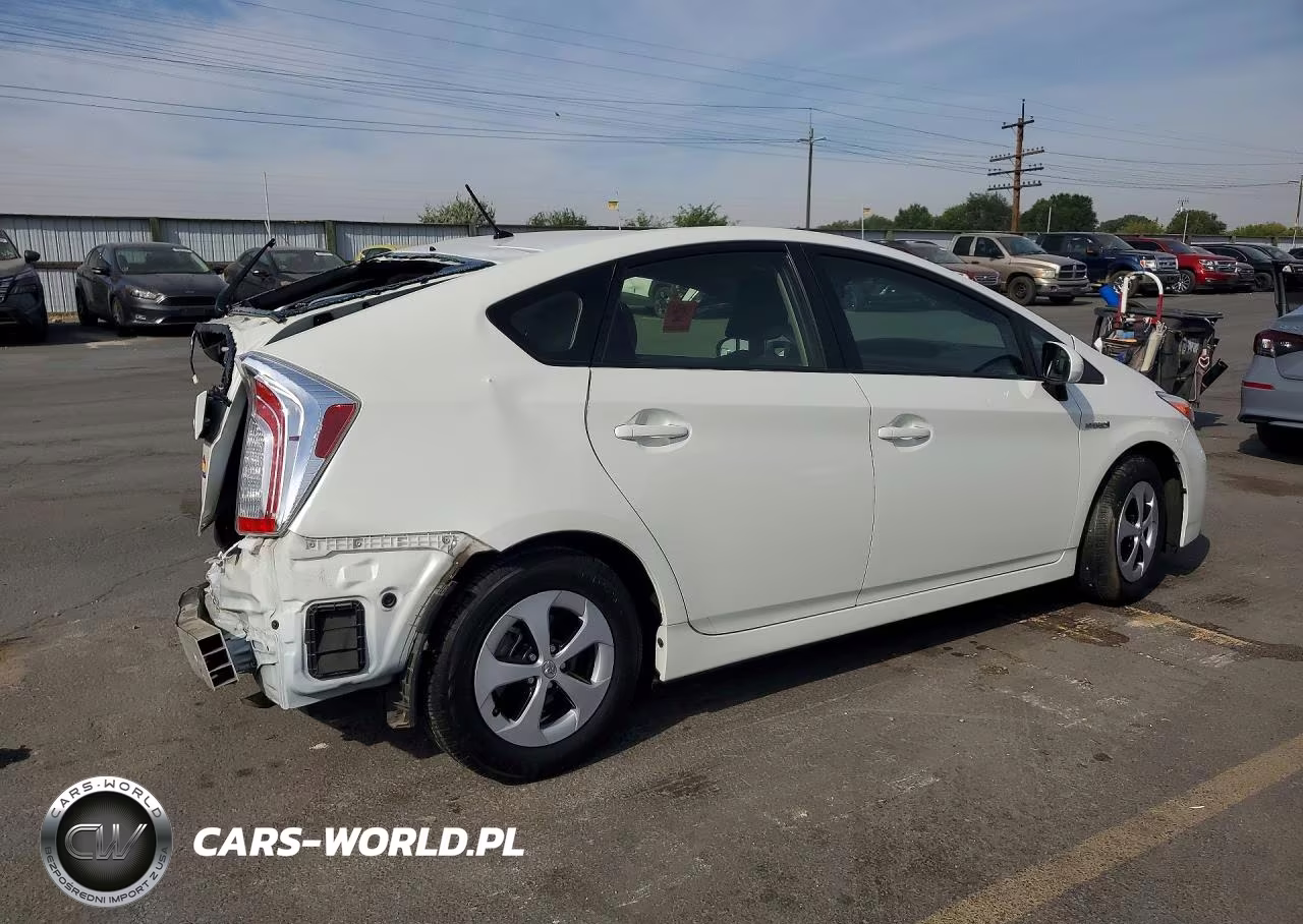 2015 Toyota Prius Two VIN:JTDKN3DU6F1885607 - 3
