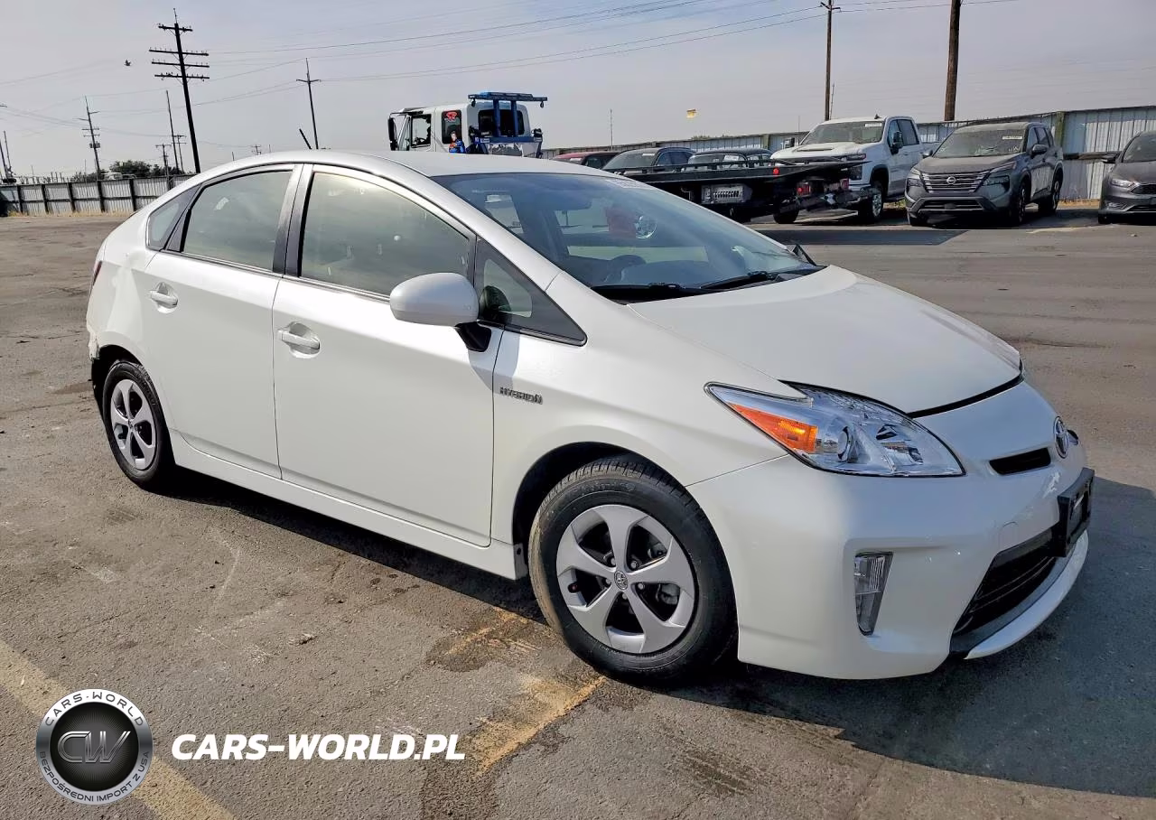 2015 Toyota Prius Two VIN:JTDKN3DU6F1885607 - 4