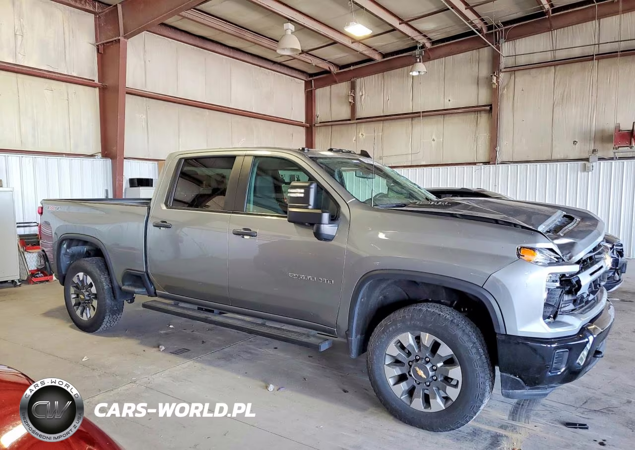 2024 Chevrolet Silverado K2500 Custom VIN:2GC4YME7XR1188048 - 4