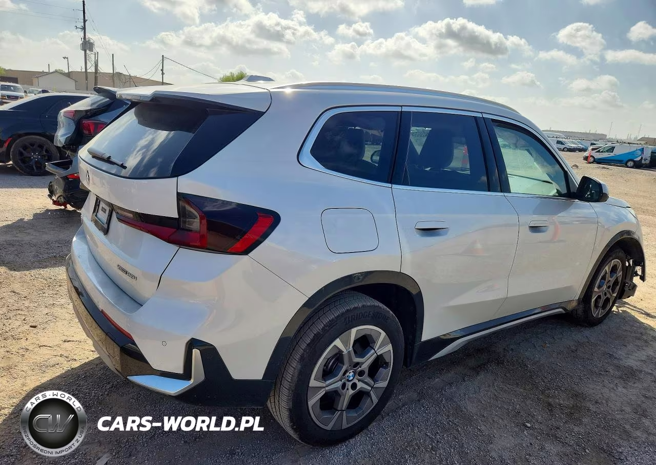 2026 BMW X1 xDrive28I VIN:WBX73EF08T5637884 - 3