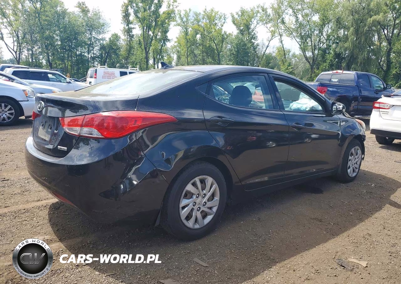 2013 Hyundai Elantra Limited VIN:KMHDH4AE7DU626182 - 3