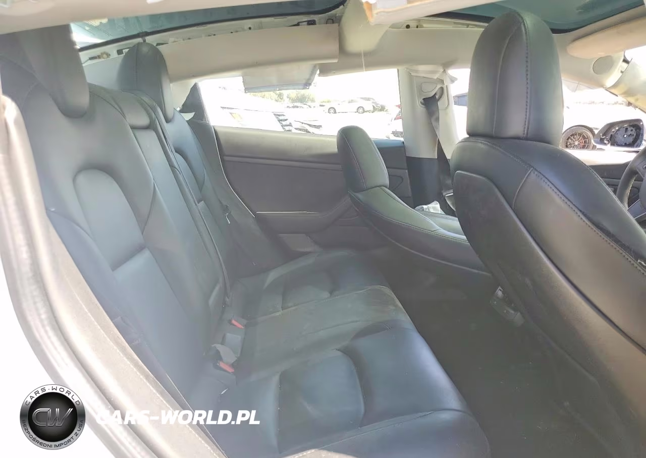 2020 Tesla Model 3 VIN:5YJ3E1EAXLF476803 - 10