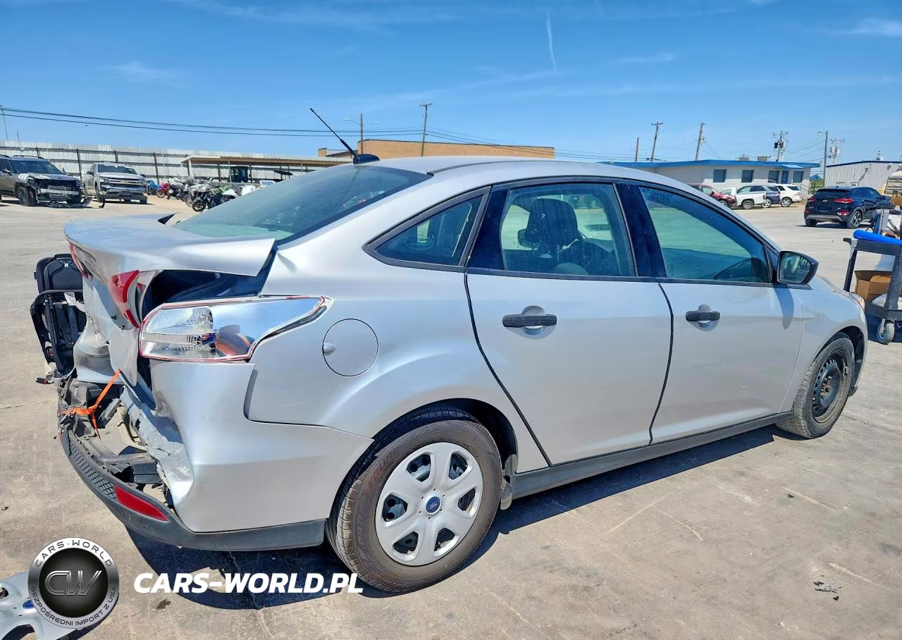 2018 Ford Focus S VIN:1FADP3E28JL222588 - 3