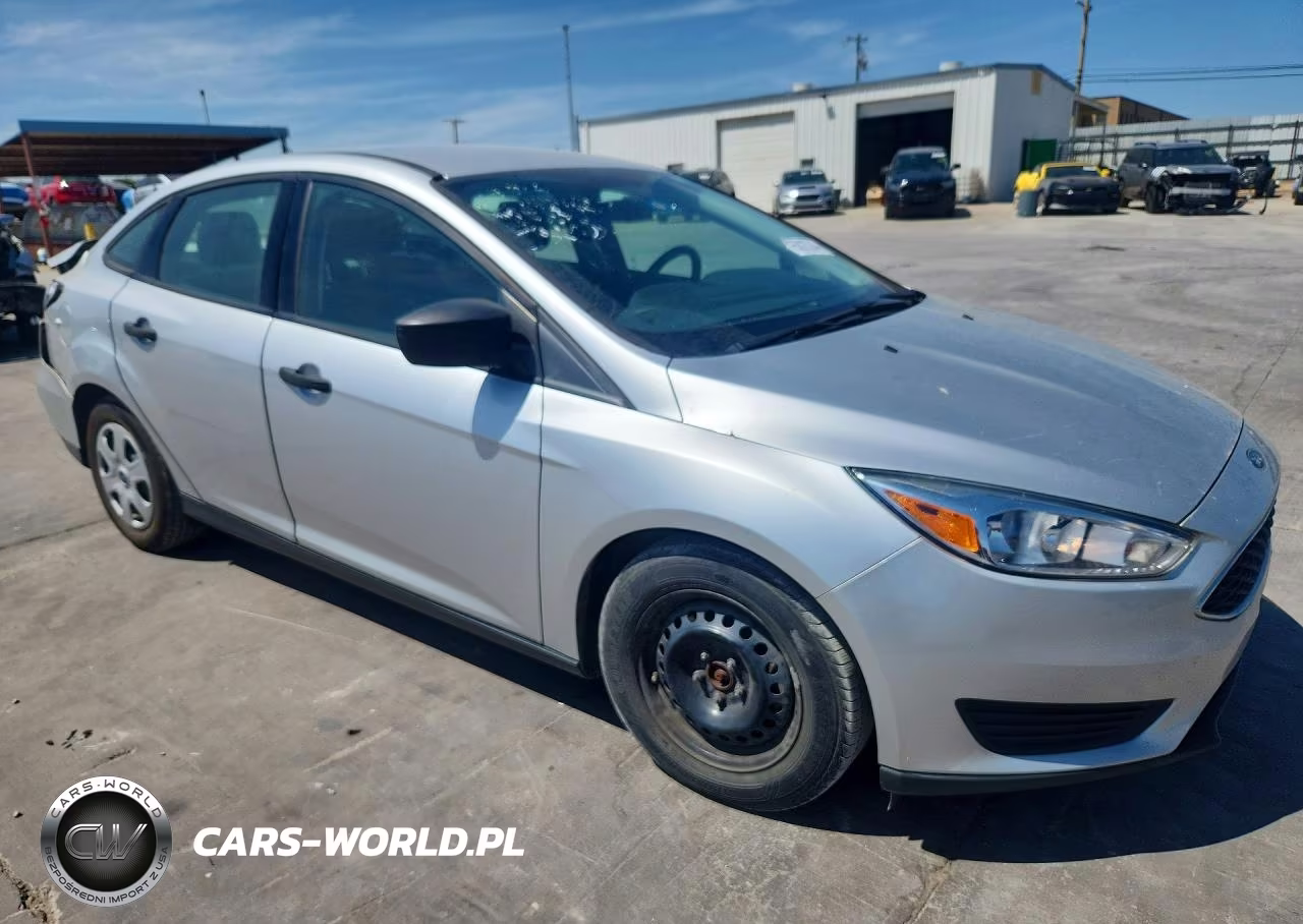 2018 Ford Focus S VIN:1FADP3E28JL222588 - 4