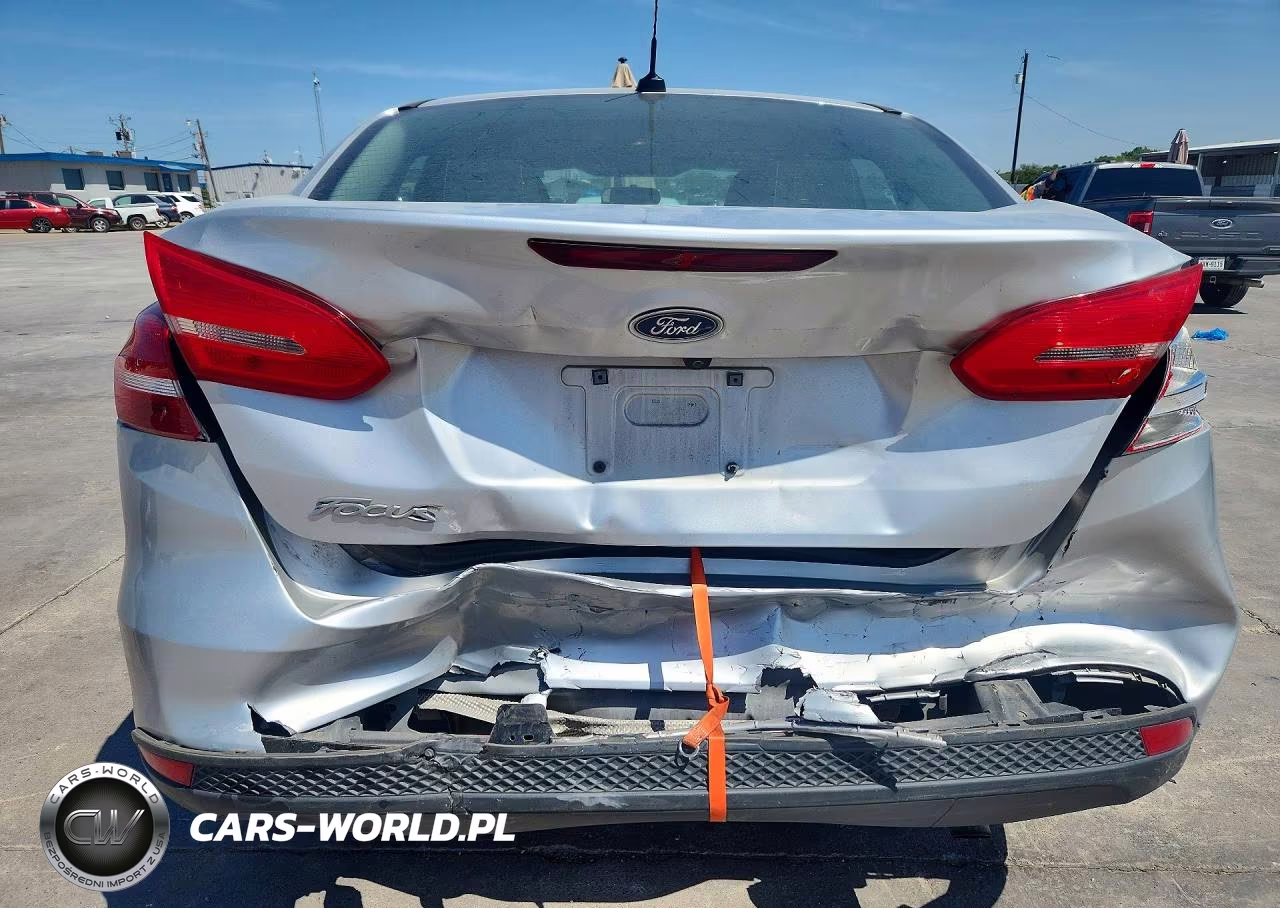 2018 Ford Focus S VIN:1FADP3E28JL222588 - 6