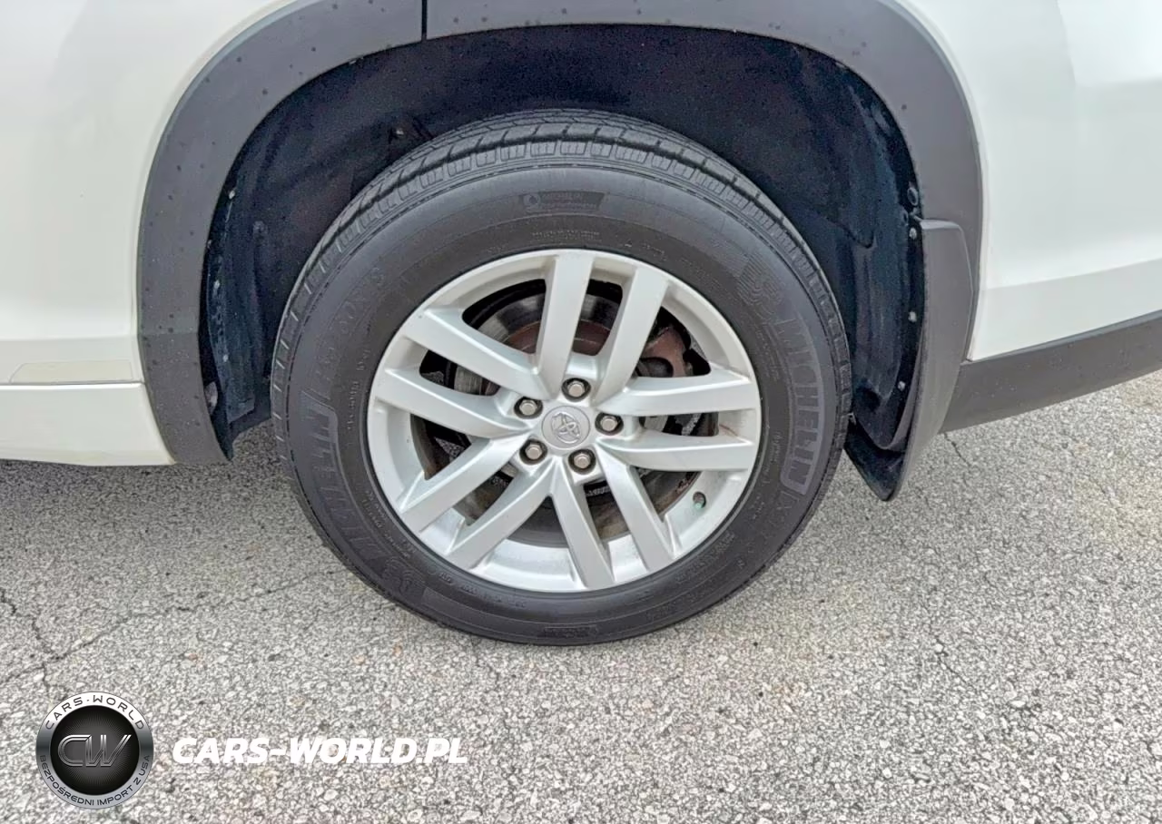 2014 Toyota Highlander Le VIN:5TDBKRFH1ES015566 - 13