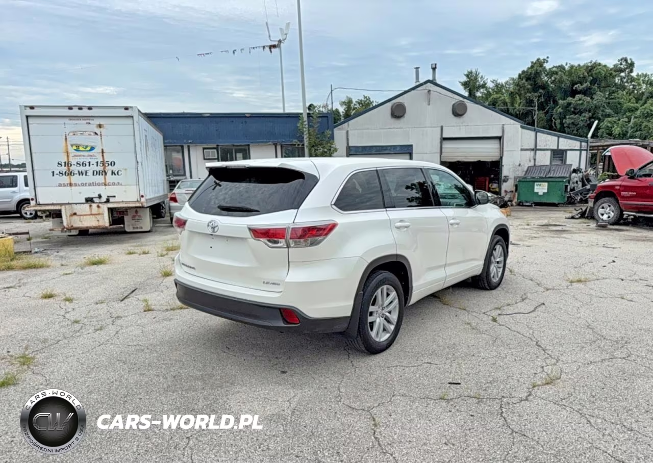 2014 Toyota Highlander Le VIN:5TDBKRFH1ES015566 - 4